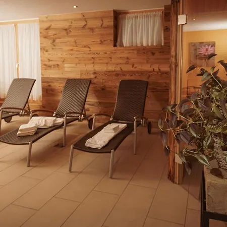 شقة Haus Mischabel *