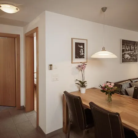 Apartment Haus Mischabel
