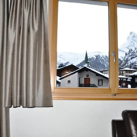 Apartment Haus Mischabel