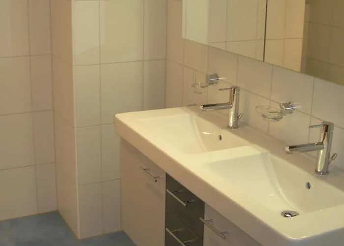 Apartment Haus Mischabel